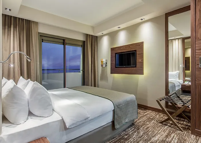 - Lara By Ihg 5* Antalya