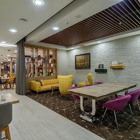 - Lara By Ihg 5*