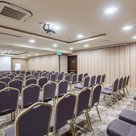 - Lara By Ihg Hotell 5*