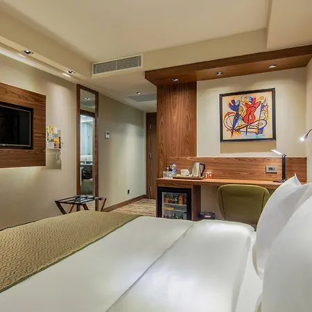 - Lara By Ihg Otel 5*