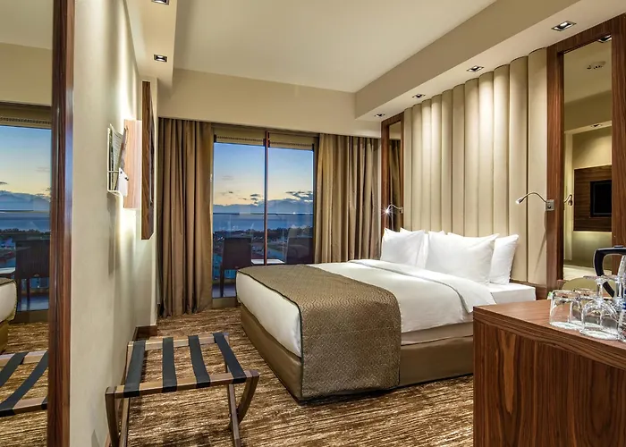 - Lara By Ihg Hotel 5*