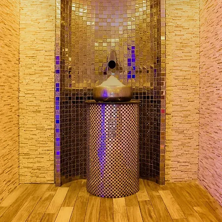 - Lara By Ihg 5*